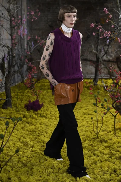 Look 4